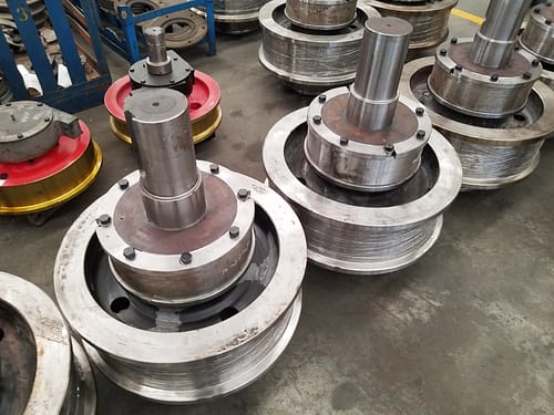 Circular bearing box crane wheel assembly