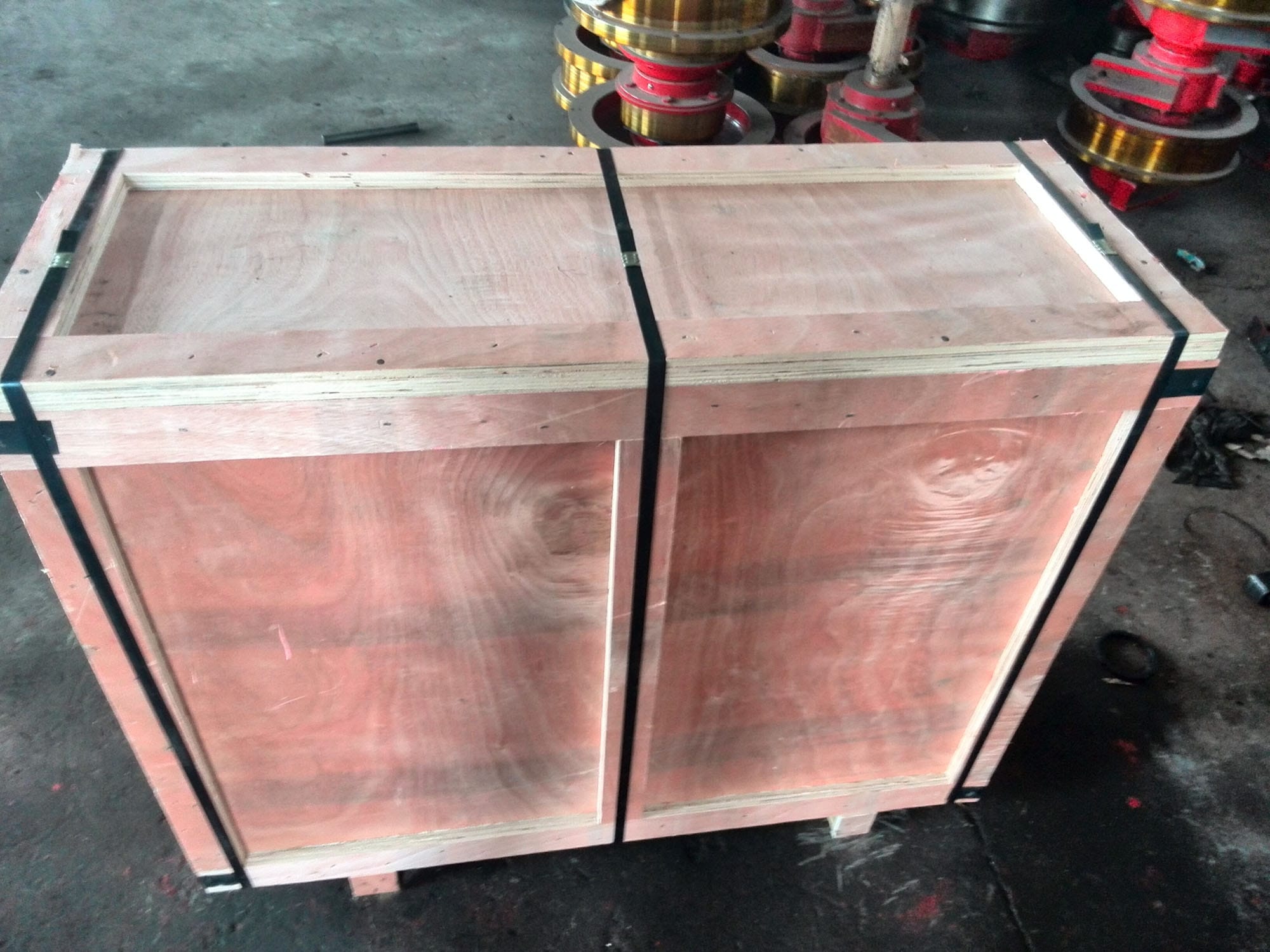 Dia. 315mm angle box type drive wheel groups packed in the wooden crate