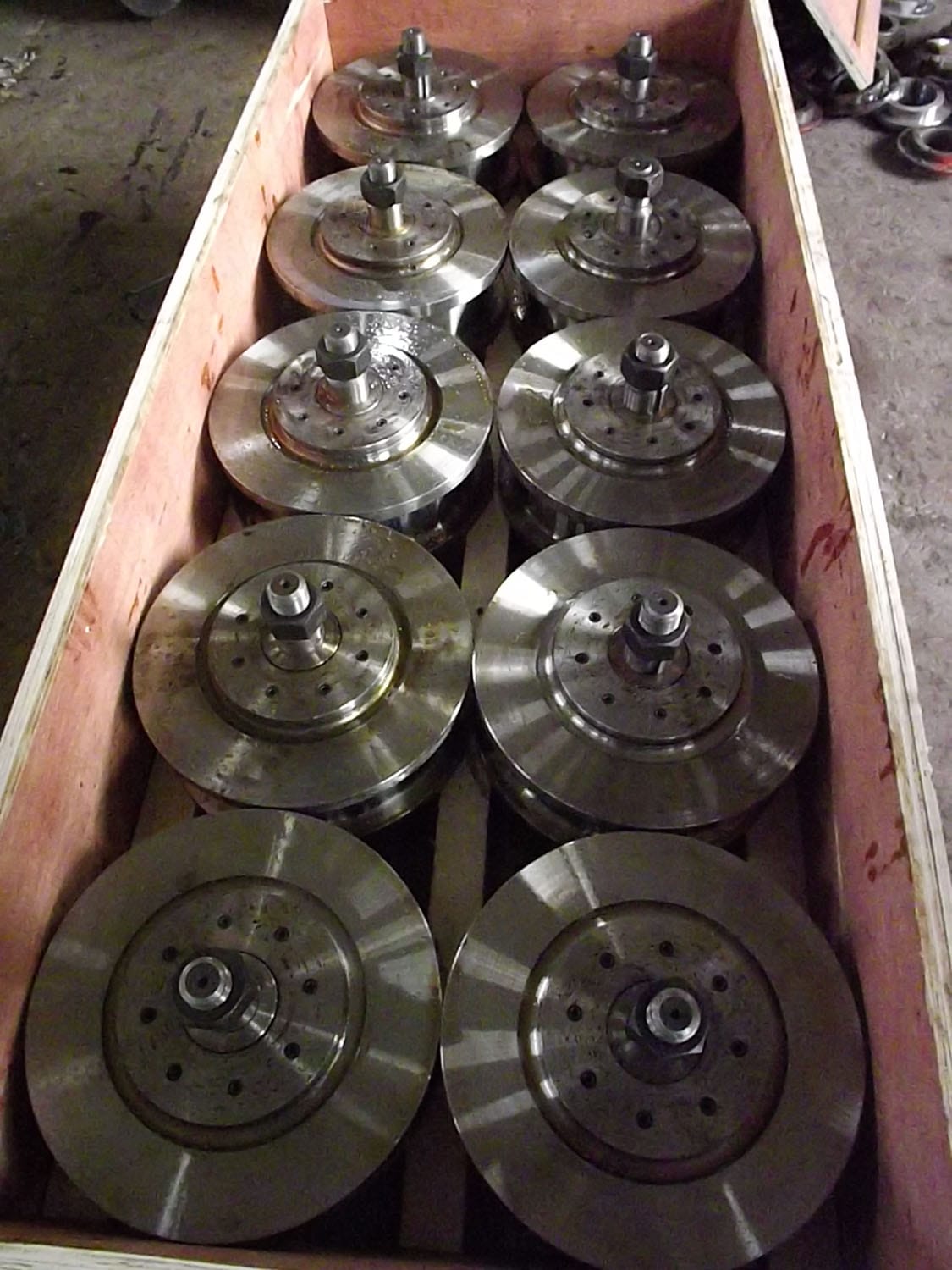 Forged drive and auxiliary steel wheels to India